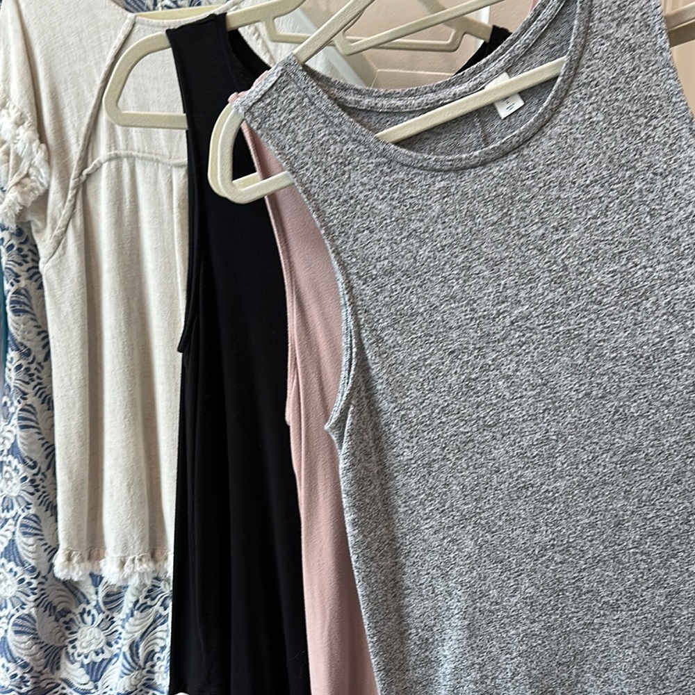 Bundle of Sleeveless Women's Tanks- dusty rose, black, grey